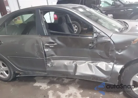 2005 Toyota Camry Se z USA, uszkodzony, nr VIN 4T1BE32K45U628374